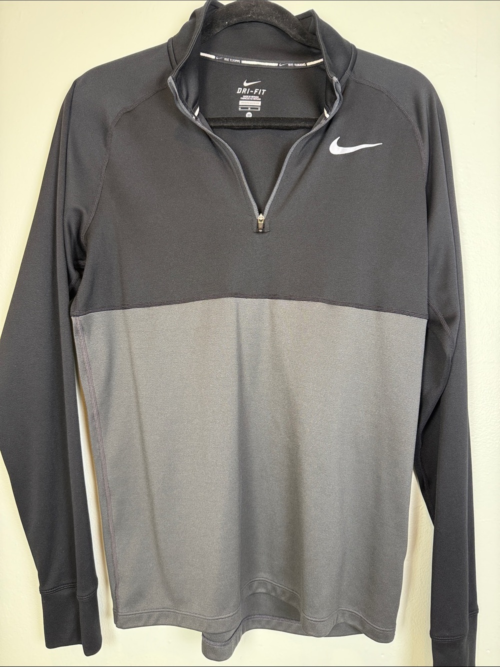 Nike Men’s Dri-FIT Black Quarter-Zip Pullover - Size M